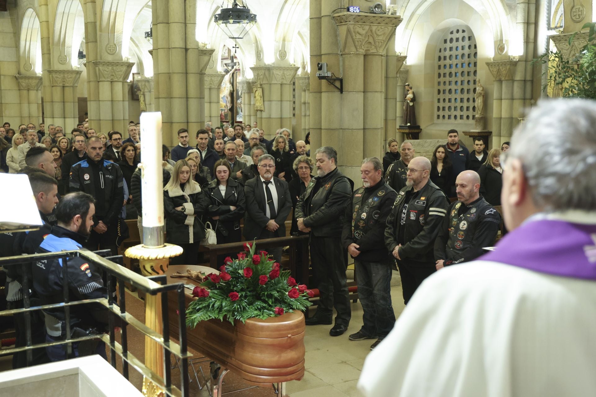 Multitudinario adiós en Gijón al Policía Local Gilberto González