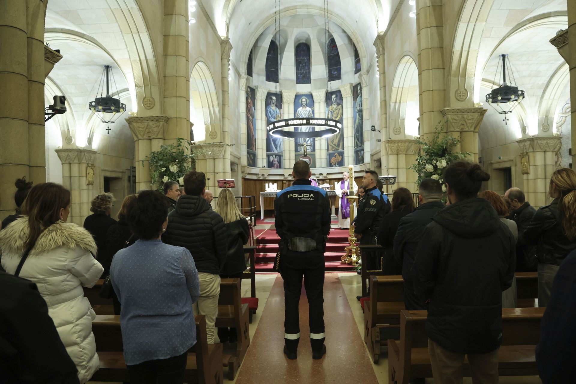 Multitudinario adiós en Gijón al Policía Local Gilberto González