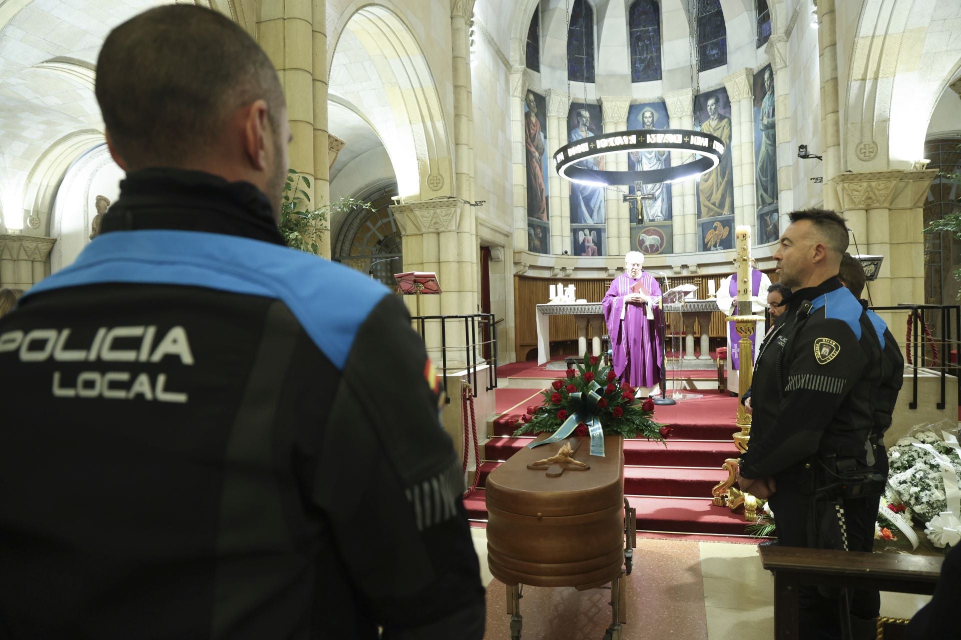 Multitudinario adiós en Gijón al Policía Local Gilberto González