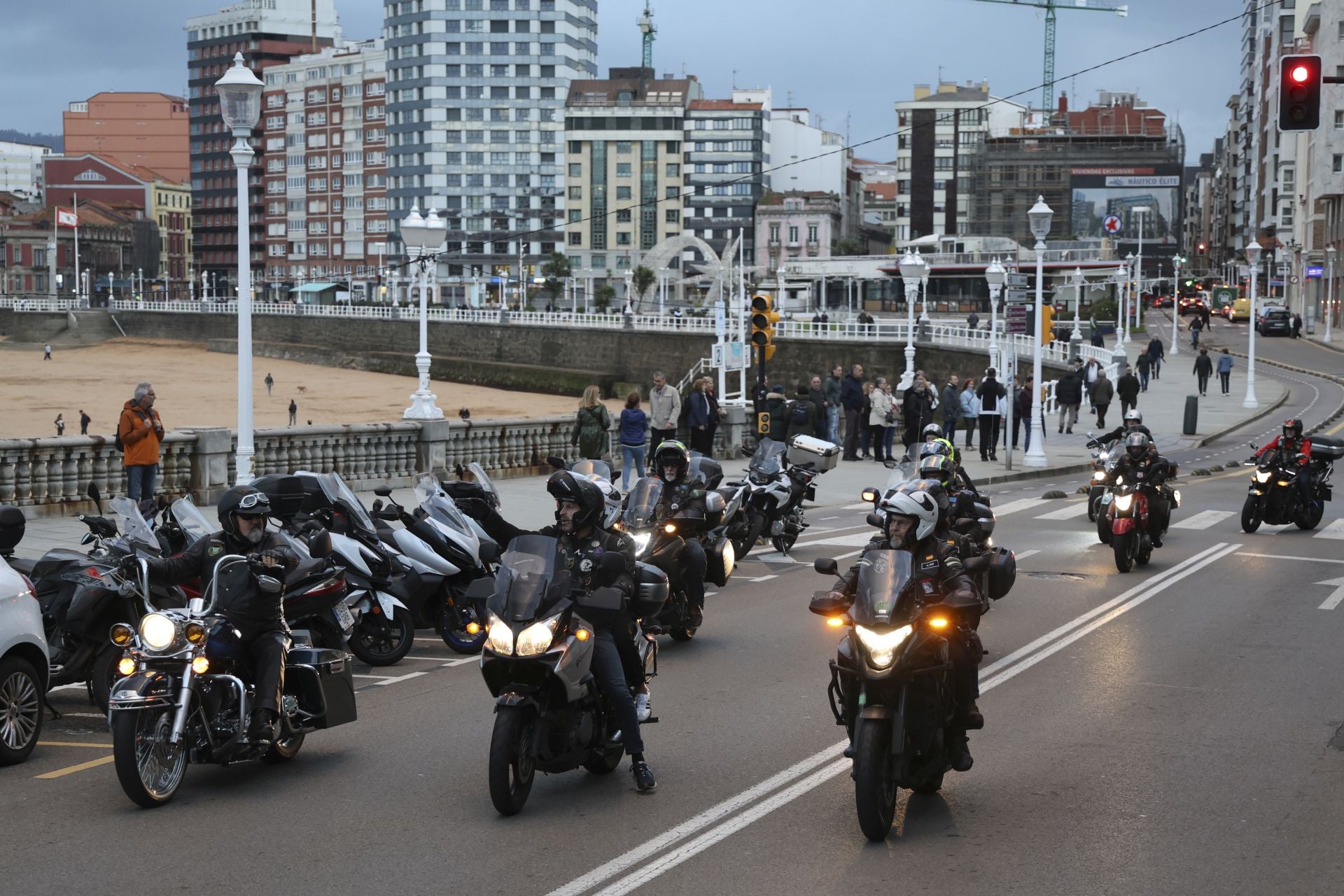 Multitudinario adiós en Gijón al Policía Local Gilberto González