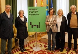 Nacho Suárez, Soledad Lafuente, Montserrat López Moro, Virginia Álvarez-Buylla y Miguel Ángel González-Posada en la presentación de la Semana de la Creación de Somió.