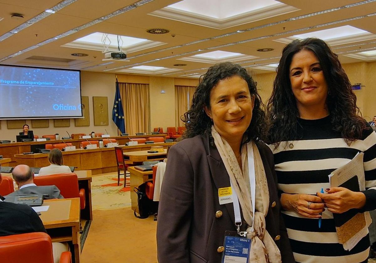 Las investigadoras asturianas Irene Diaz y Susana Al-Halabí, durante la jornada de trabajo en el Congreso de los Diputados.