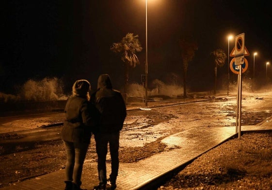 Valencia activa alerta roja: cierra al tráfico los pasos inferiores y pide a la ciudadanía que no salga de sus casas