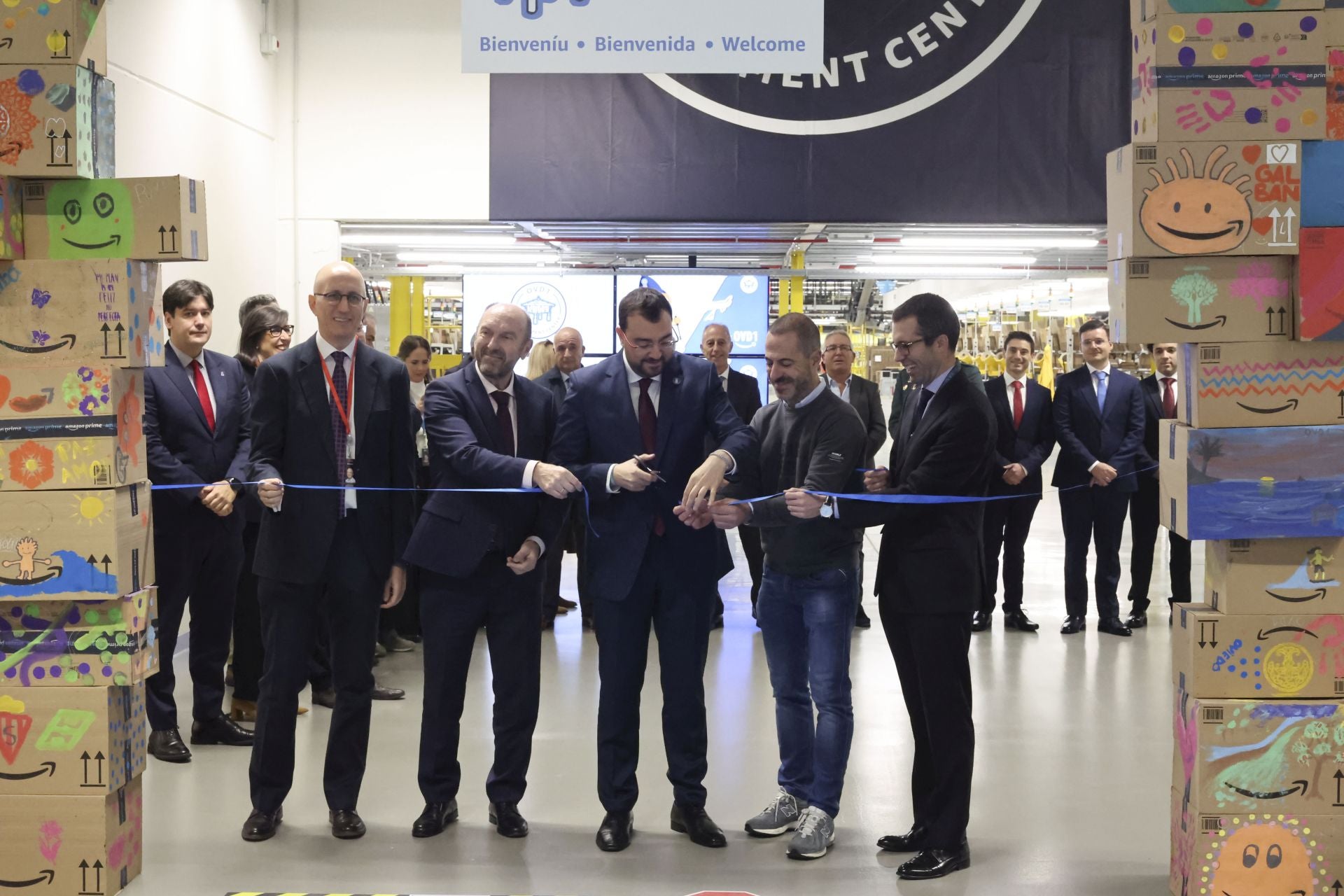 Inauguración oficial del centro logístico Amazon en Siero