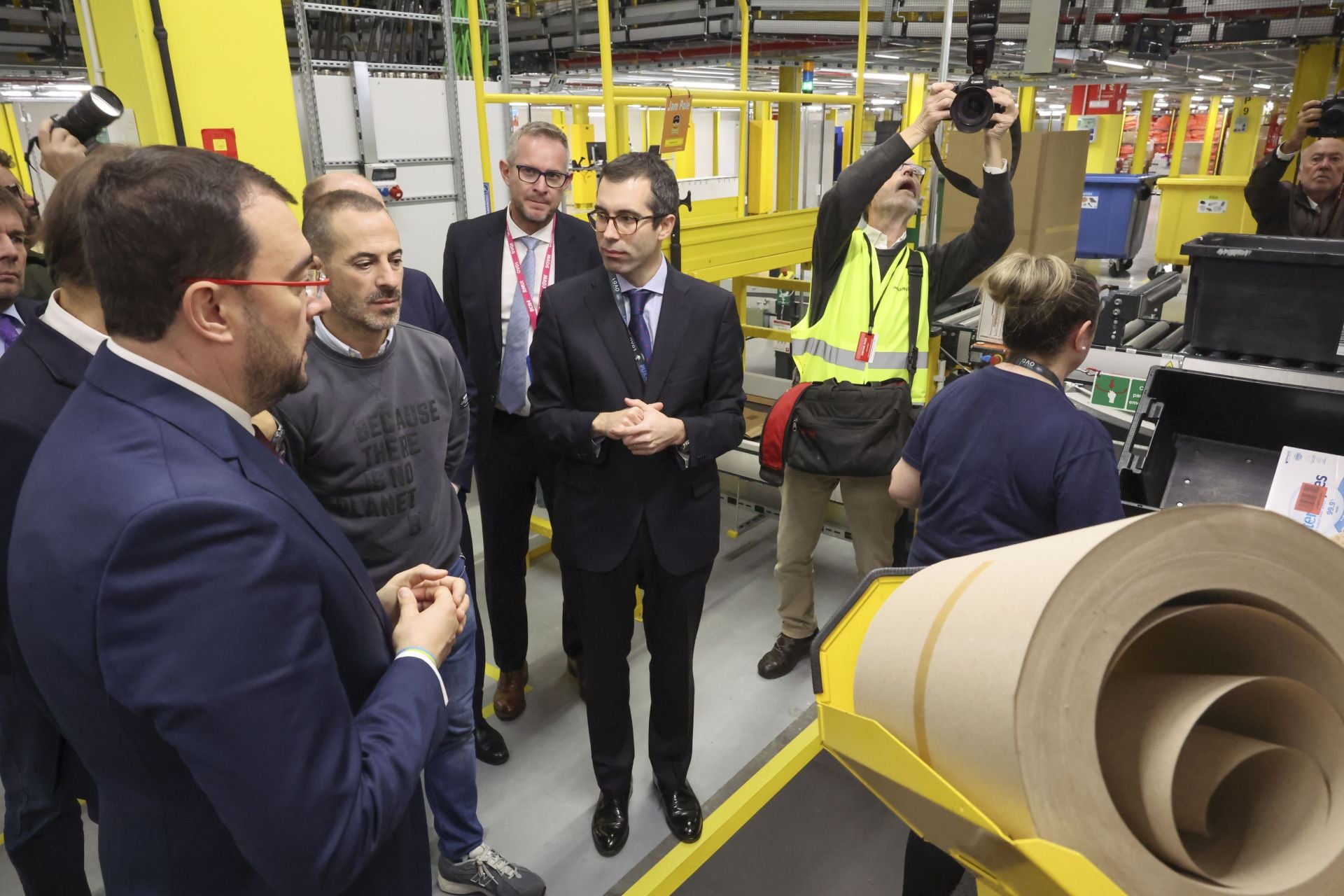 Inauguración oficial del centro logístico Amazon en Siero