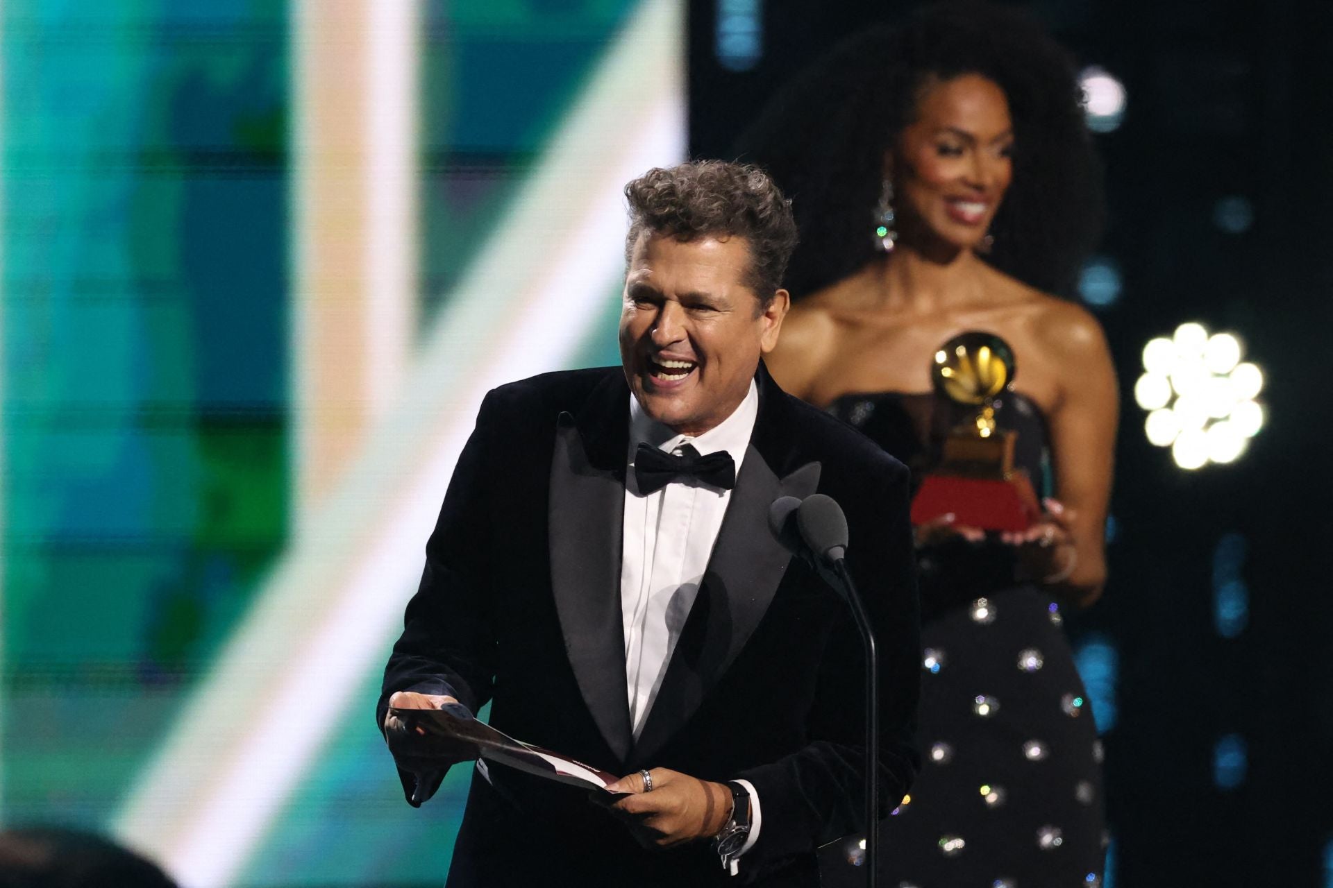 Música y mucho estilo: las mejores imágenes de los Grammy Latinos 2024