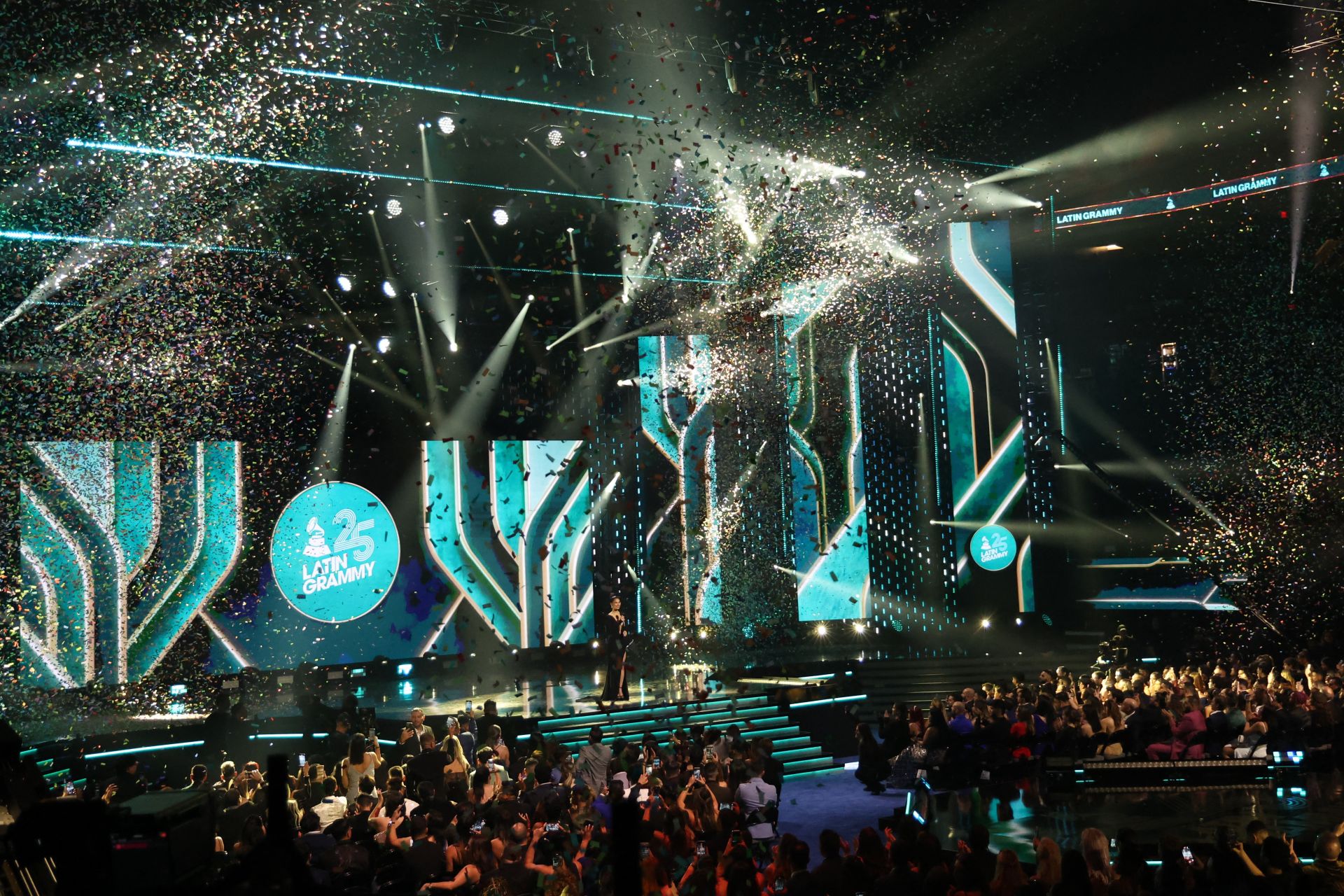 Música y mucho estilo: las mejores imágenes de los Grammy Latinos 2024