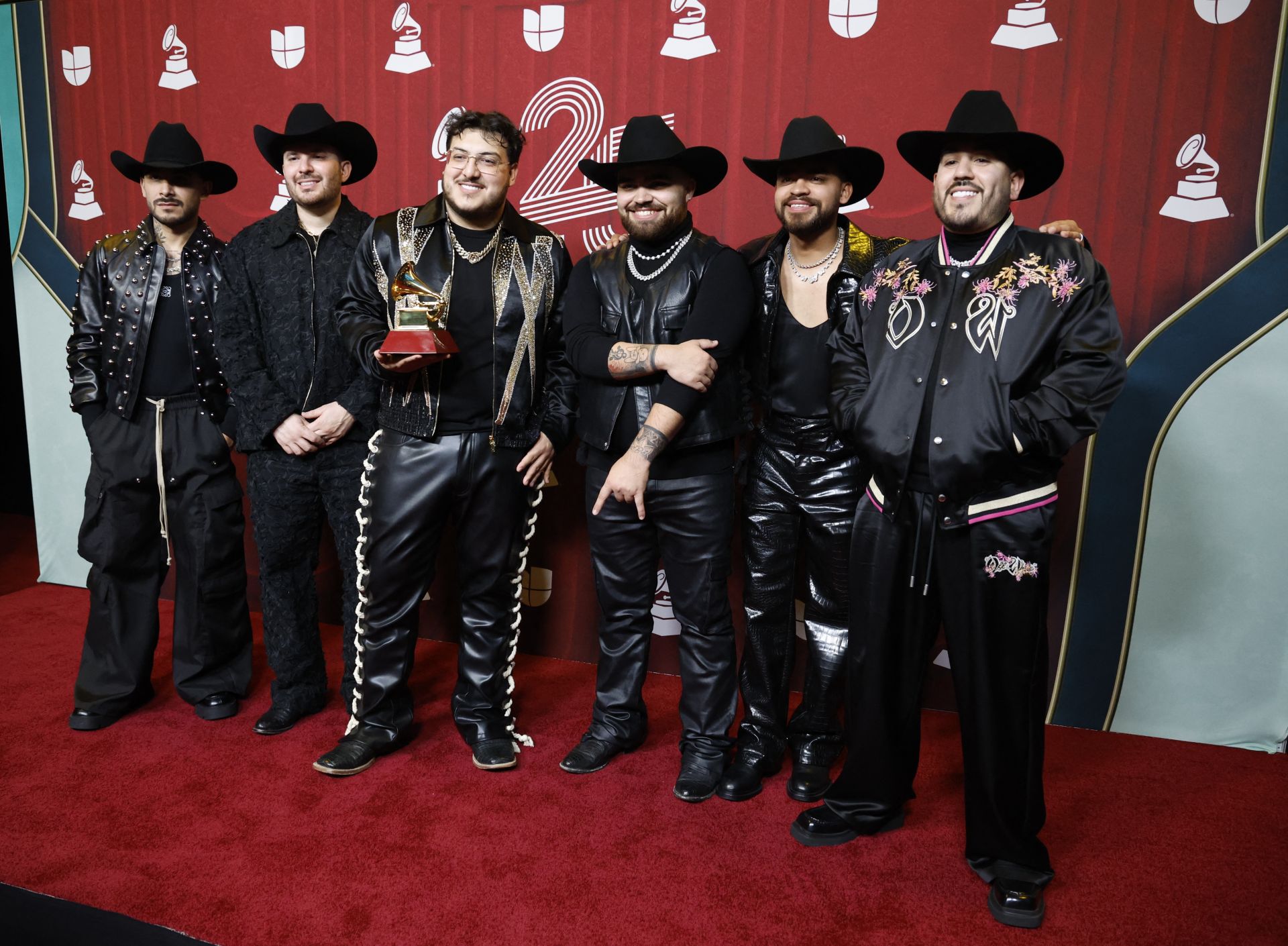 Música y mucho estilo: las mejores imágenes de los Grammy Latinos 2024