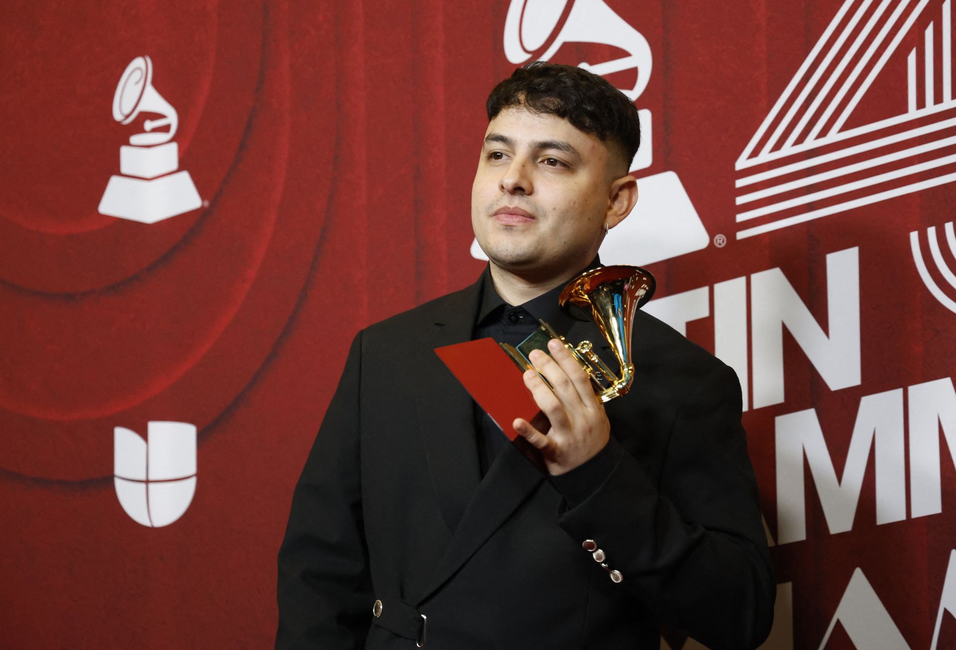 Música y mucho estilo: las mejores imágenes de los Grammy Latinos 2024
