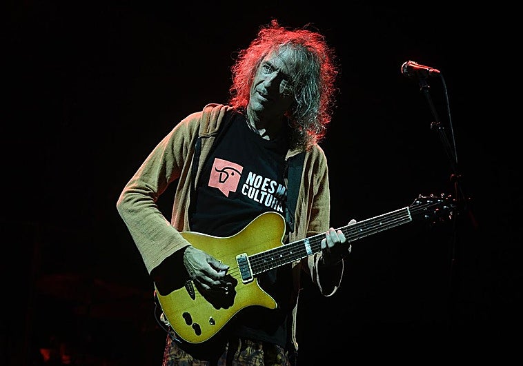 Robe Iniesta, en un concierto.