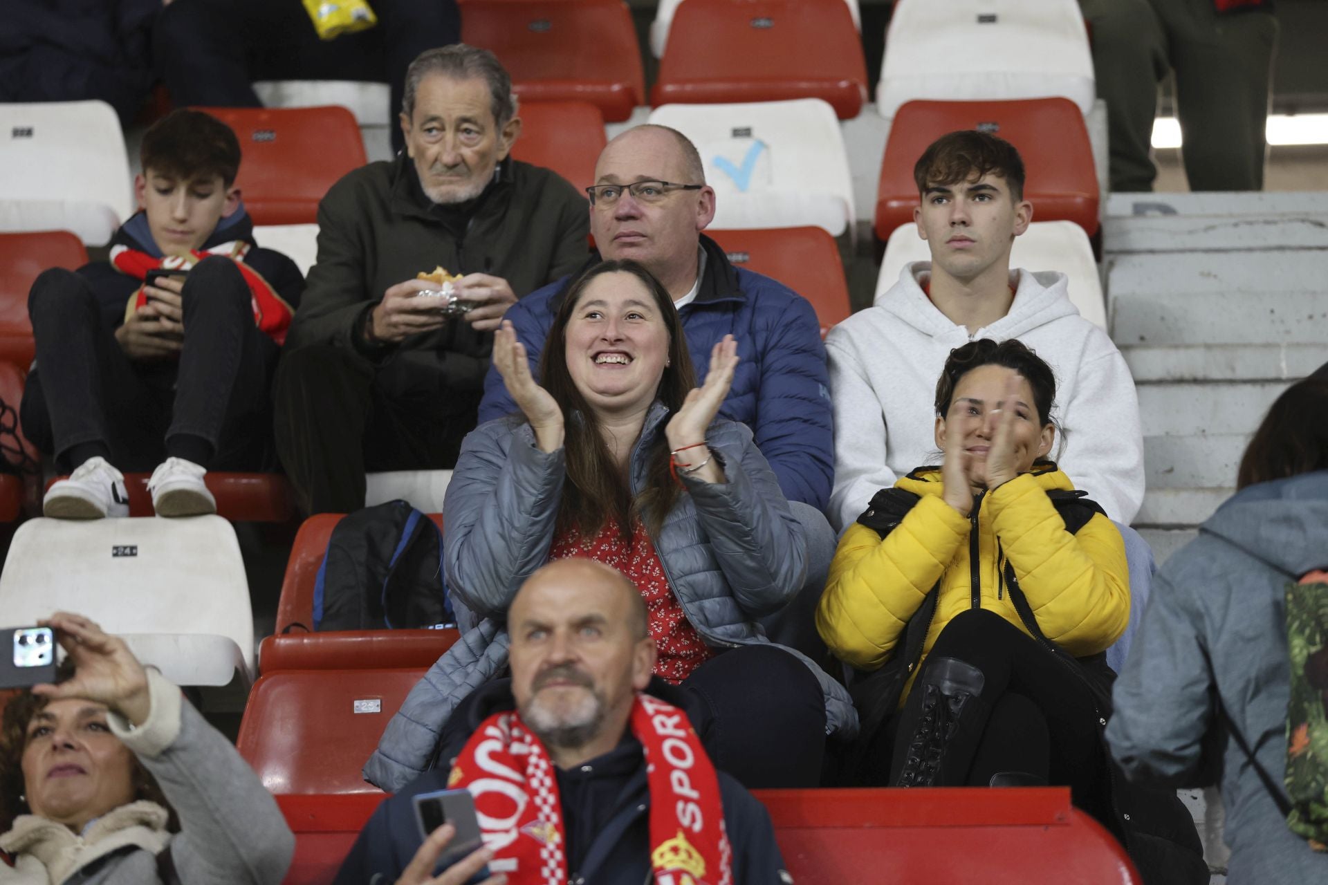 ¿Estuviste en el Sporting de Gijón - Granada? ¡Búscate!