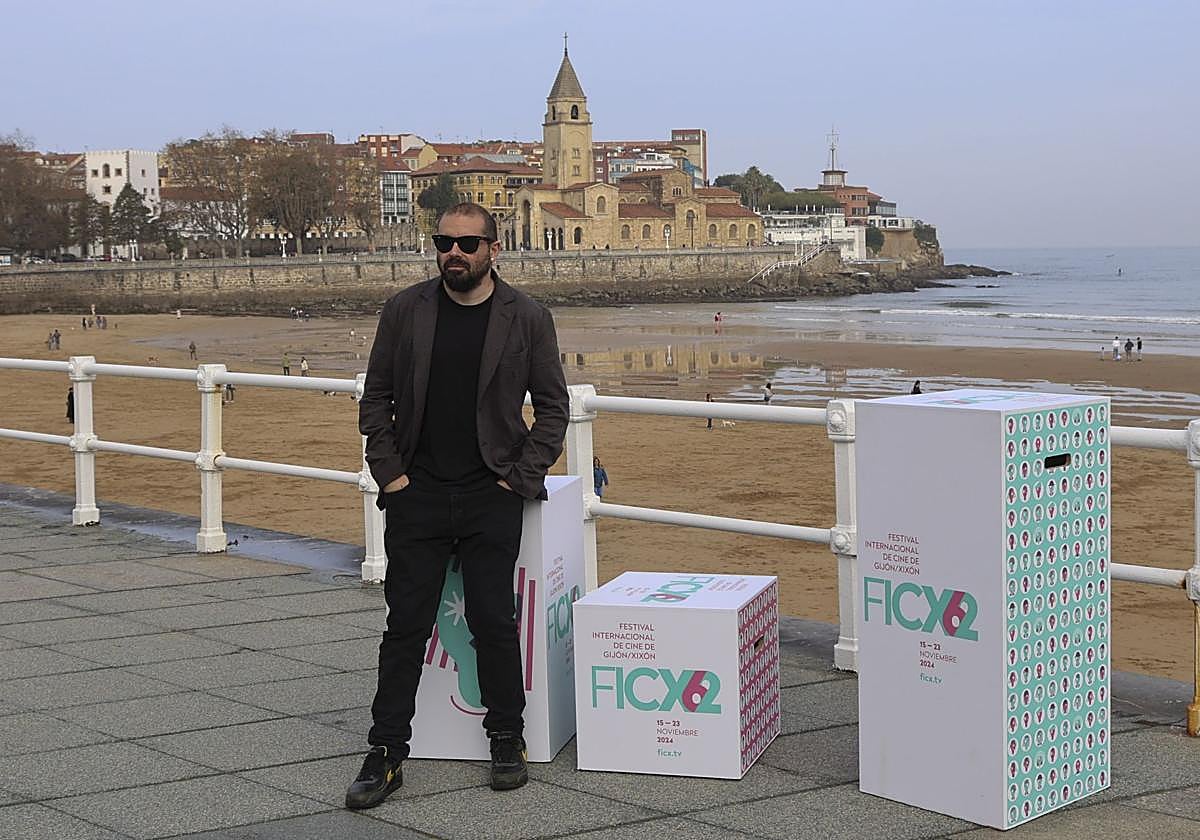 Hernán Rosselli, en el Photocall del Muro de San Lorenzo.