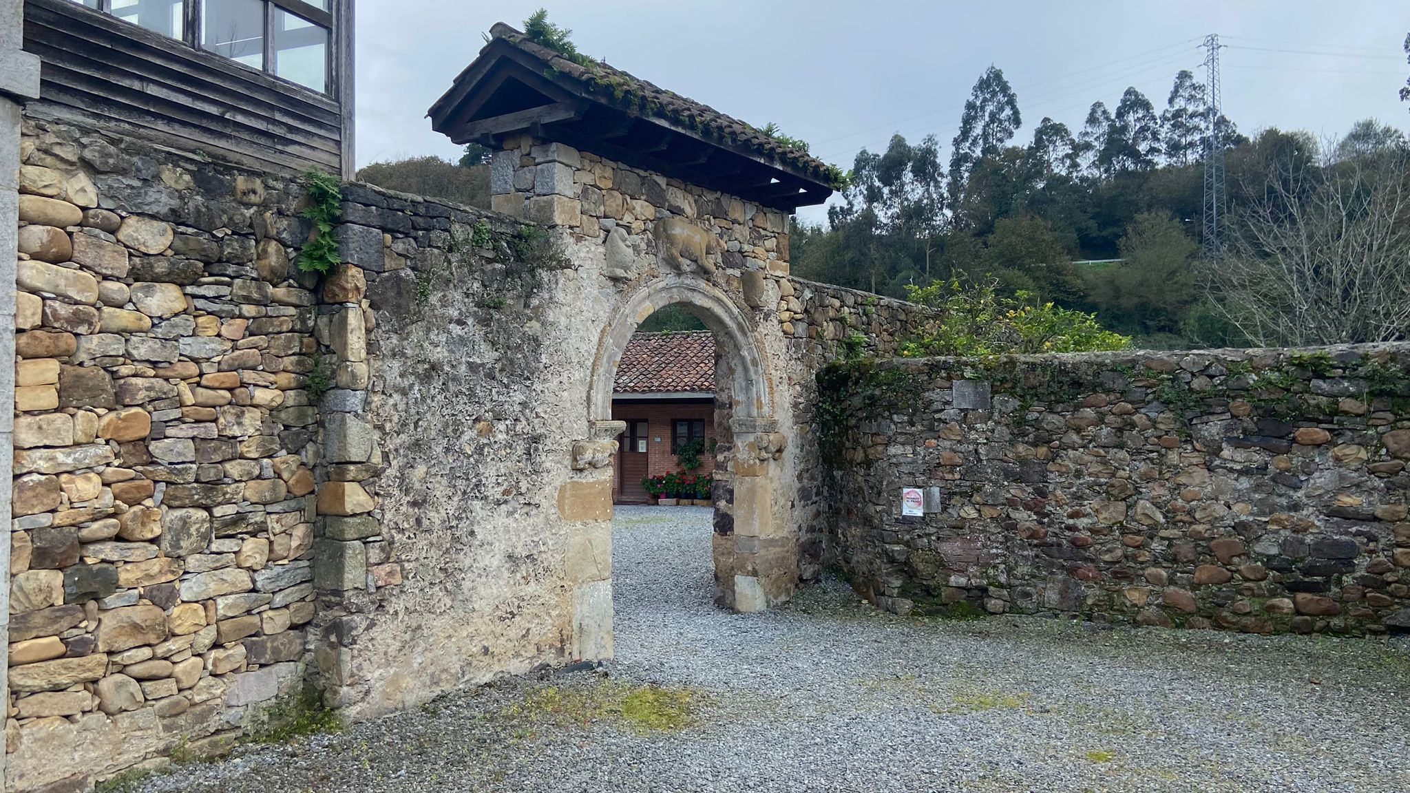 El pergamino fundacional del monasterio de Cornellana regresa a Asturias