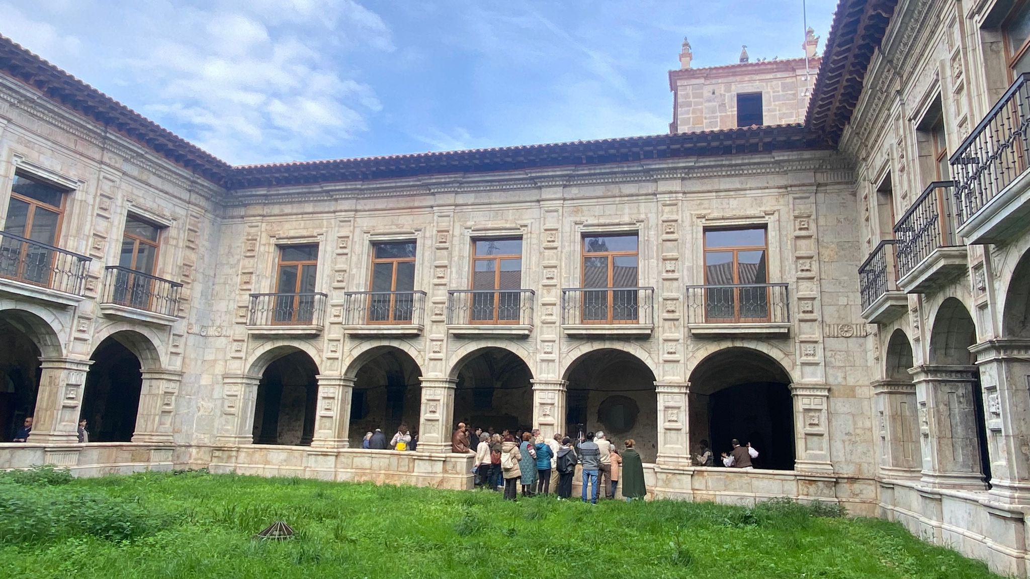 El pergamino fundacional del monasterio de Cornellana regresa a Asturias