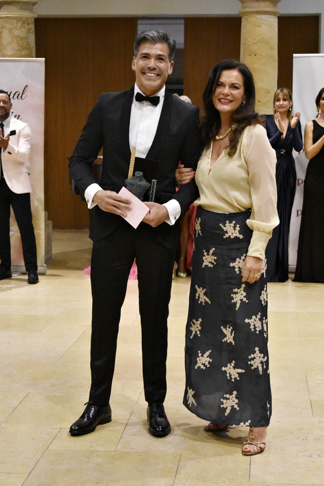 Tineo corona a las mejores bellezas senior de España