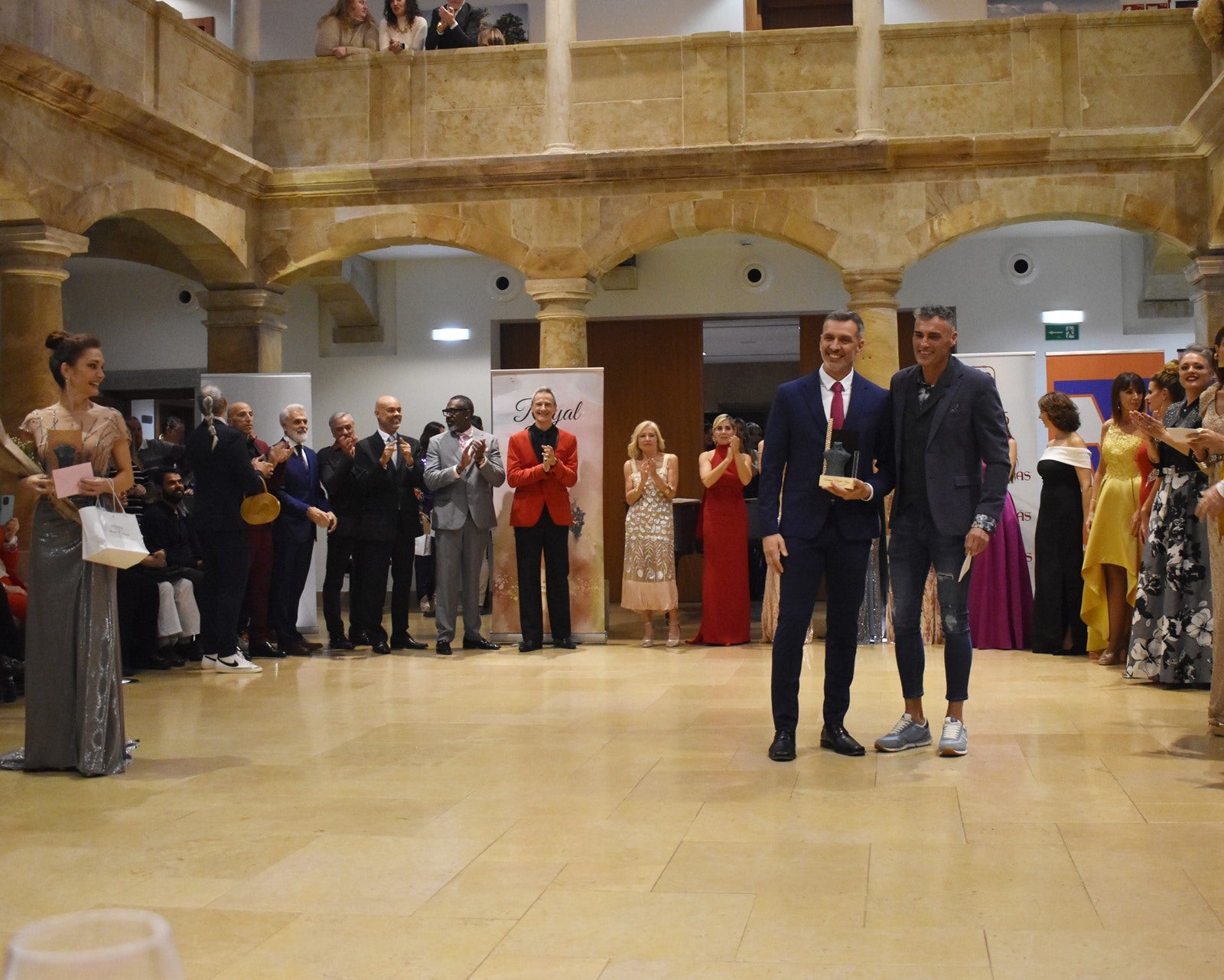 Tineo corona a las mejores bellezas senior de España