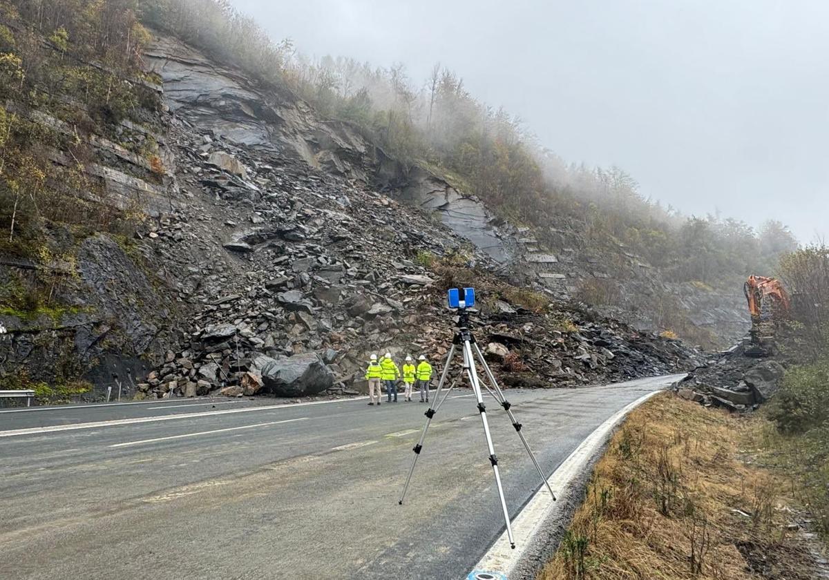 Cuenta atrás para la reapertura de la autopista del Huerna: «Es posible que esté abierta el domingo», dice Puente
