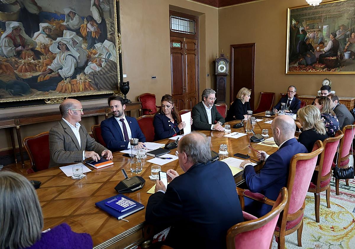 PP, Vox y Foro fuerzan mantener el pleno de la próxima semana | El ...