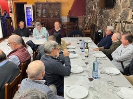 Turoneses en el homenaje del escritor local Jesús Manuel, ‘Lito’.