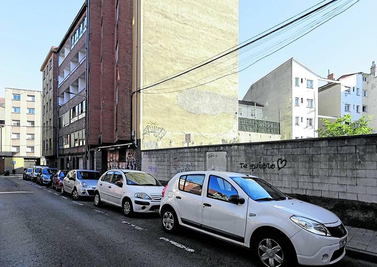 Imagen secundaria 1 - Solar en la calle Balbín, de Ceares; y solar en la calle Jimena Menéndez Pidal. 