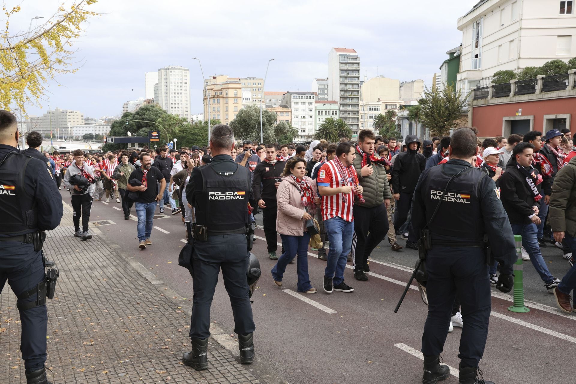 ¿Estuviste en Riazor animando al Sporting? ¡Búscate!