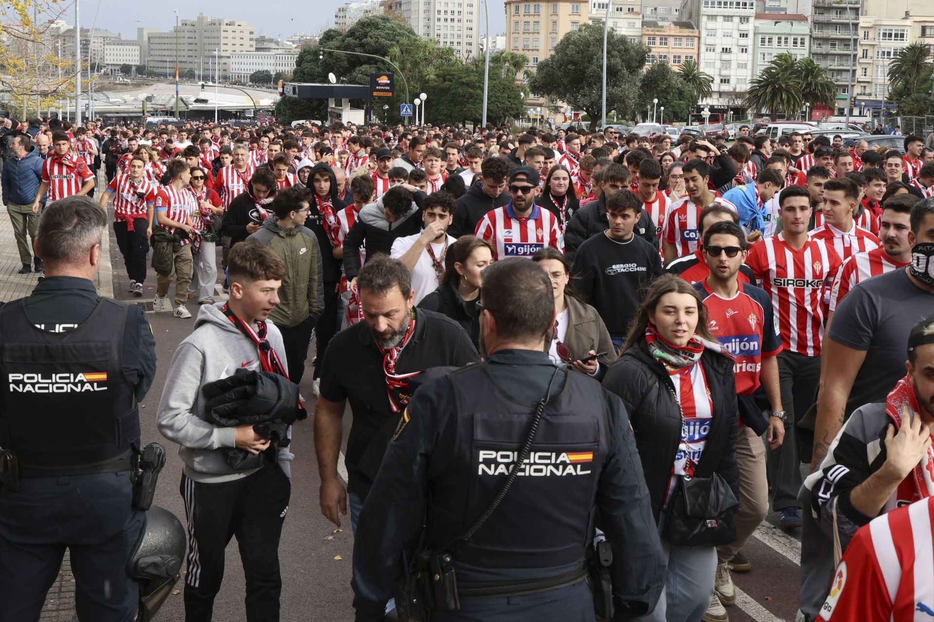 ¿Estuviste en Riazor animando al Sporting? ¡Búscate!