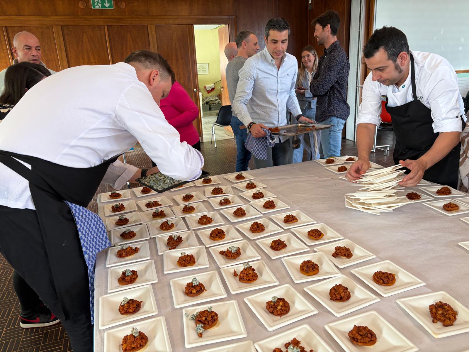 Un restaurante de Gijón prepara un menú asturiano para 200 personas en Suiza