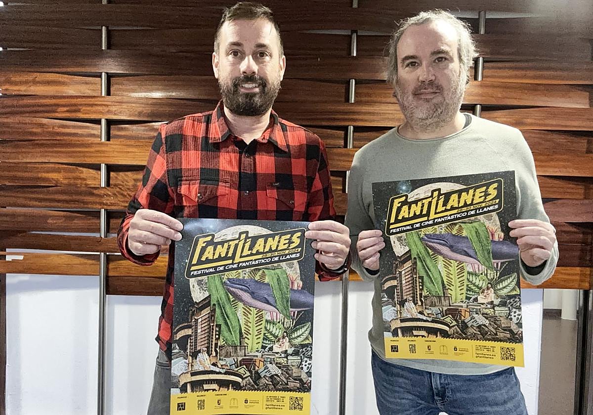 Sergio Valbuena, director del festival 'Fant Llanes', y Mario Novo, responsable de la Casa de Cultura del Valle de San Jorge de Nueva de Llanes.