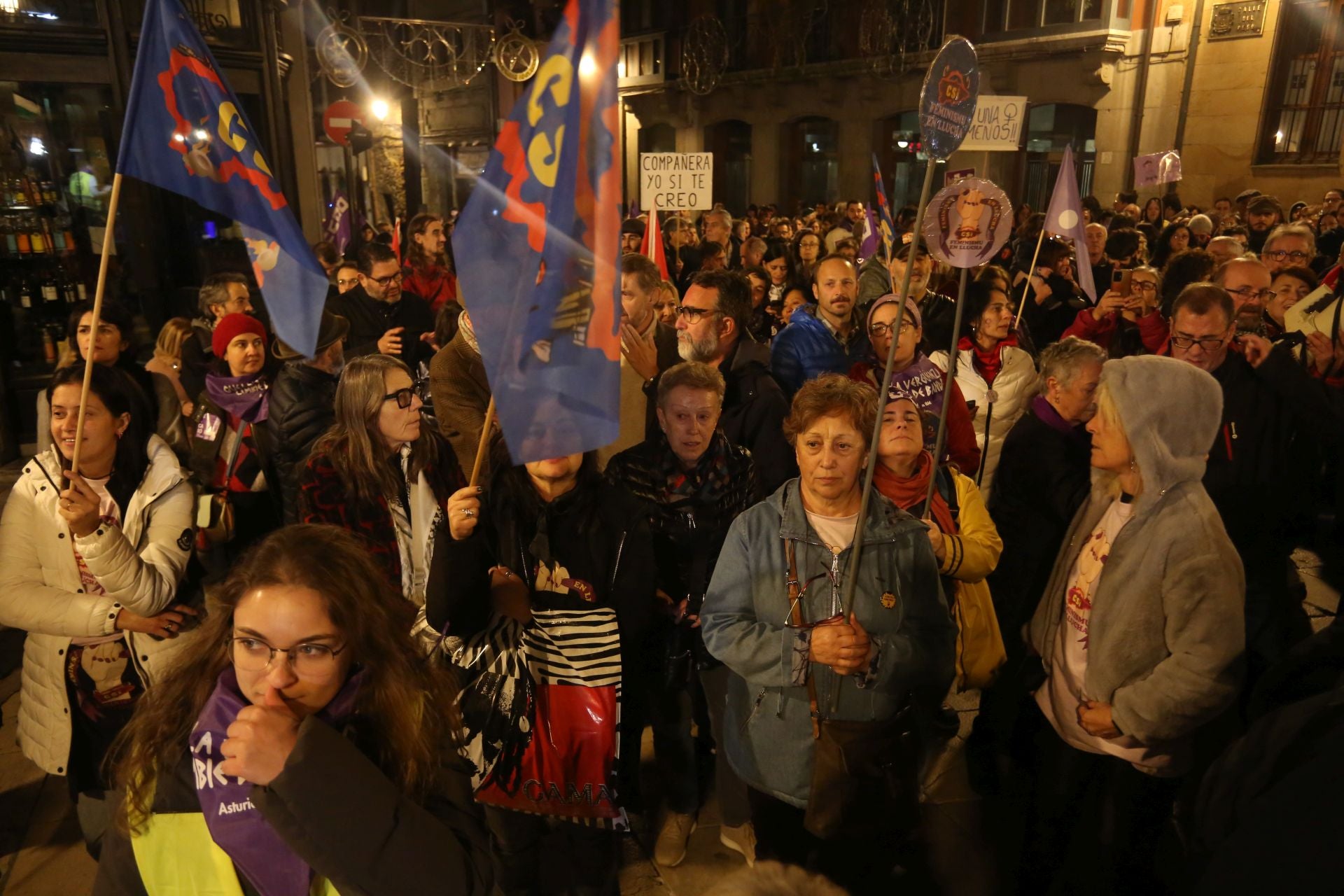 Las calles de Oviedo se llenan por la eliminación de la violencia contra las mujeres