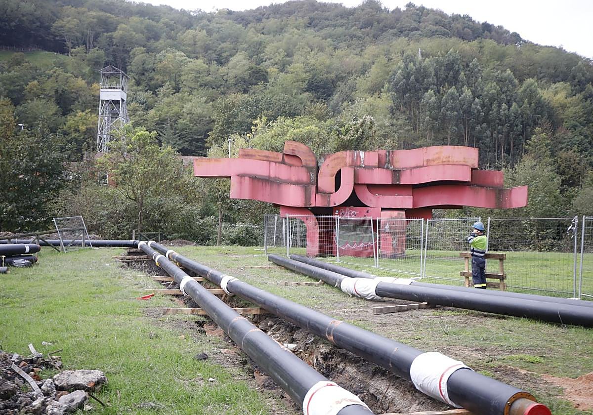 Trabajos para llevar la geotermia desde el pozo Fondón a Langreo Centro.