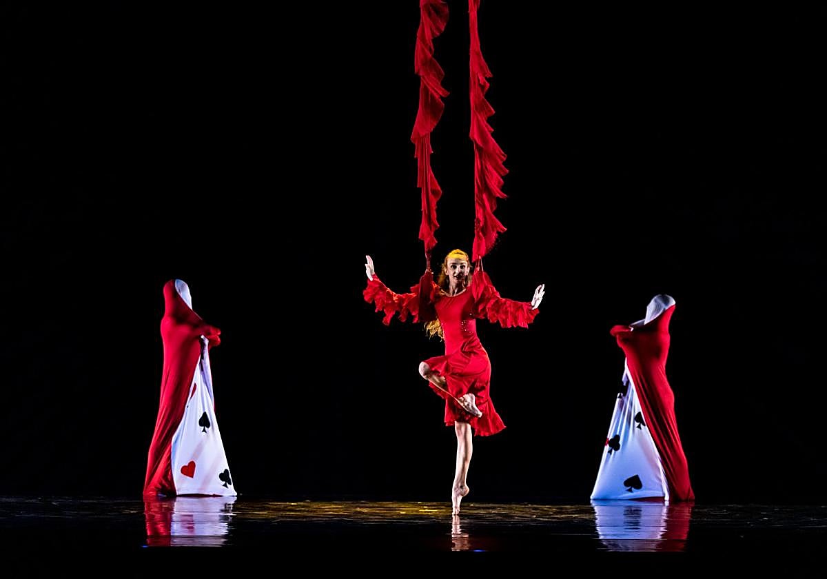 Un momento del espectáculo 'Alice'.