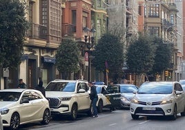 La Guardia Civil, en el la calle Marqués de San Esteban.