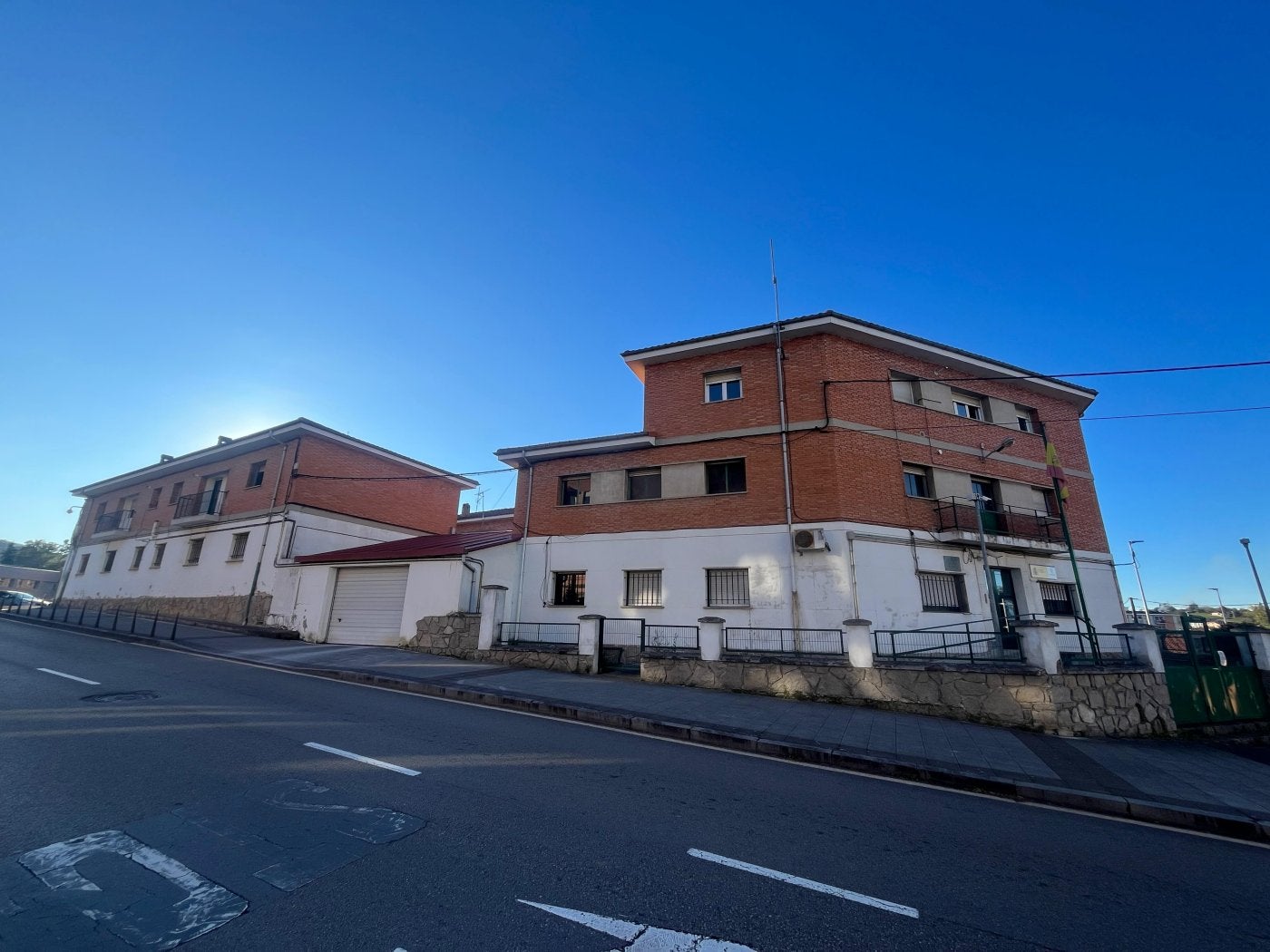 El alcalde defiende la construcción de un cuartel para la Guardia Civil ...
