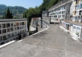 Cementerio de San Andrés, en El Entrego.