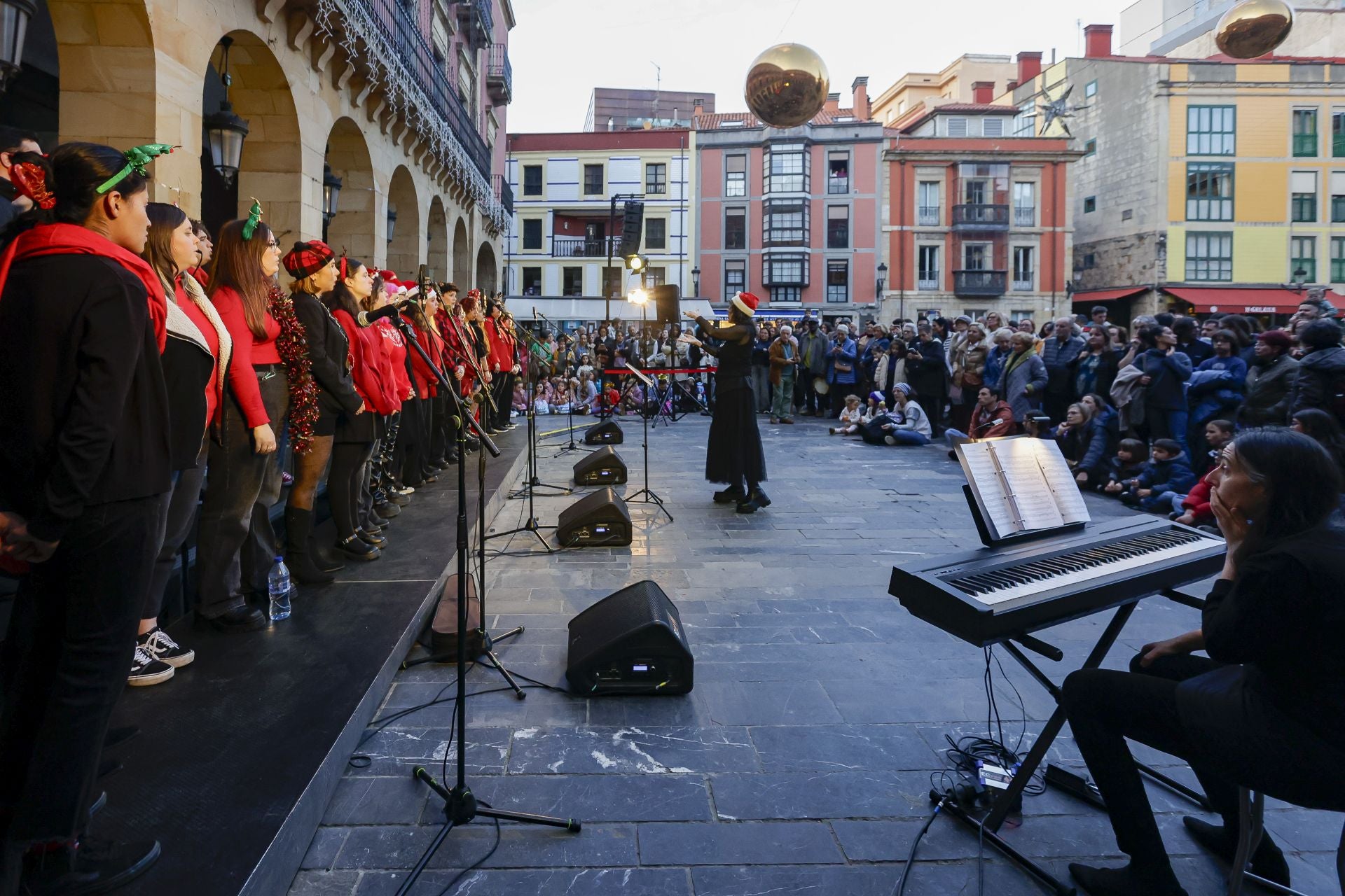 Gijón recibe la Navidad más luminosa