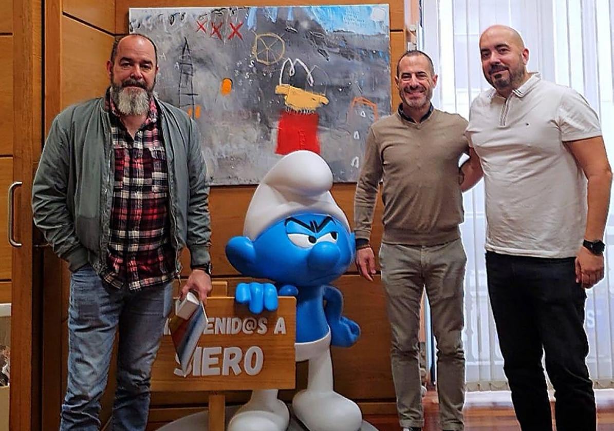 El secretario de organización de la Unión GC, Ignacio García Baragaño; el alcalde de Siero, Ángel García, 'Cepi'; y el secretario general de la asociación profesional en Asturias, José Luis Alonso.