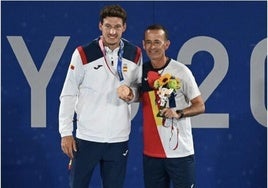 Pablo Carreño junto a Samuel López.