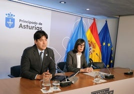 Los consejeros Borja Sánchez y Nieves Roqueñí.