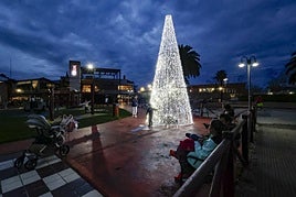 El Grupo Covadonga realizó ayer el encendido navideño en todas sus instalaciones.