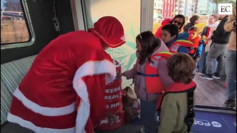 El ‘Gijón Christmas Boat’ regresa al Puerto Deportivo de Gijón