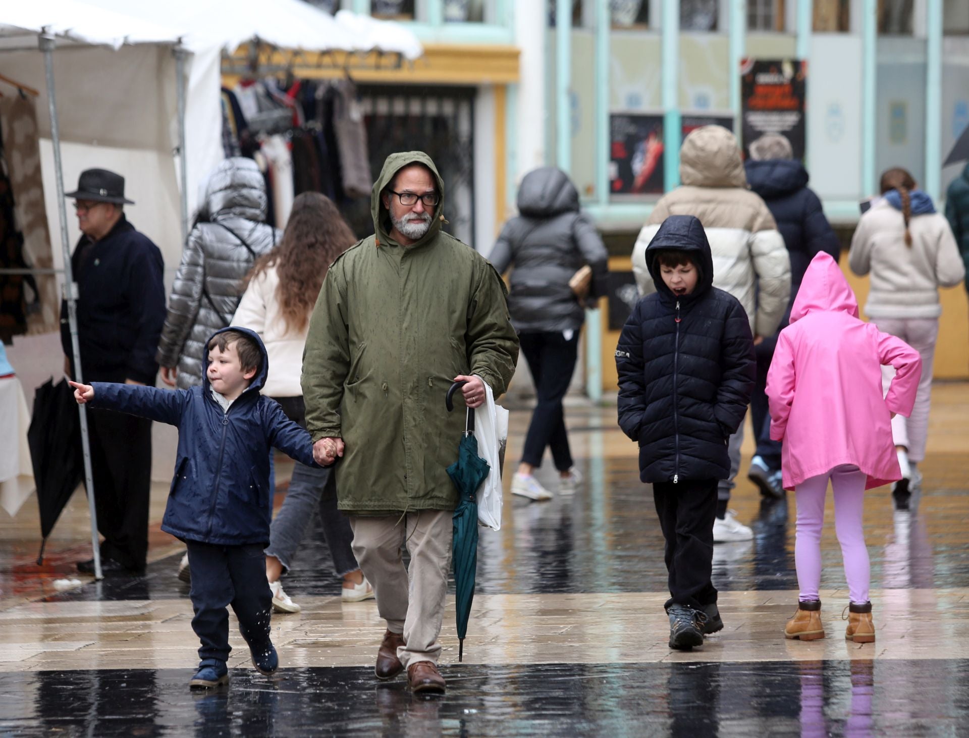 El primer temporal invernal en Asturias: nieve, fuerte viento y lluvia