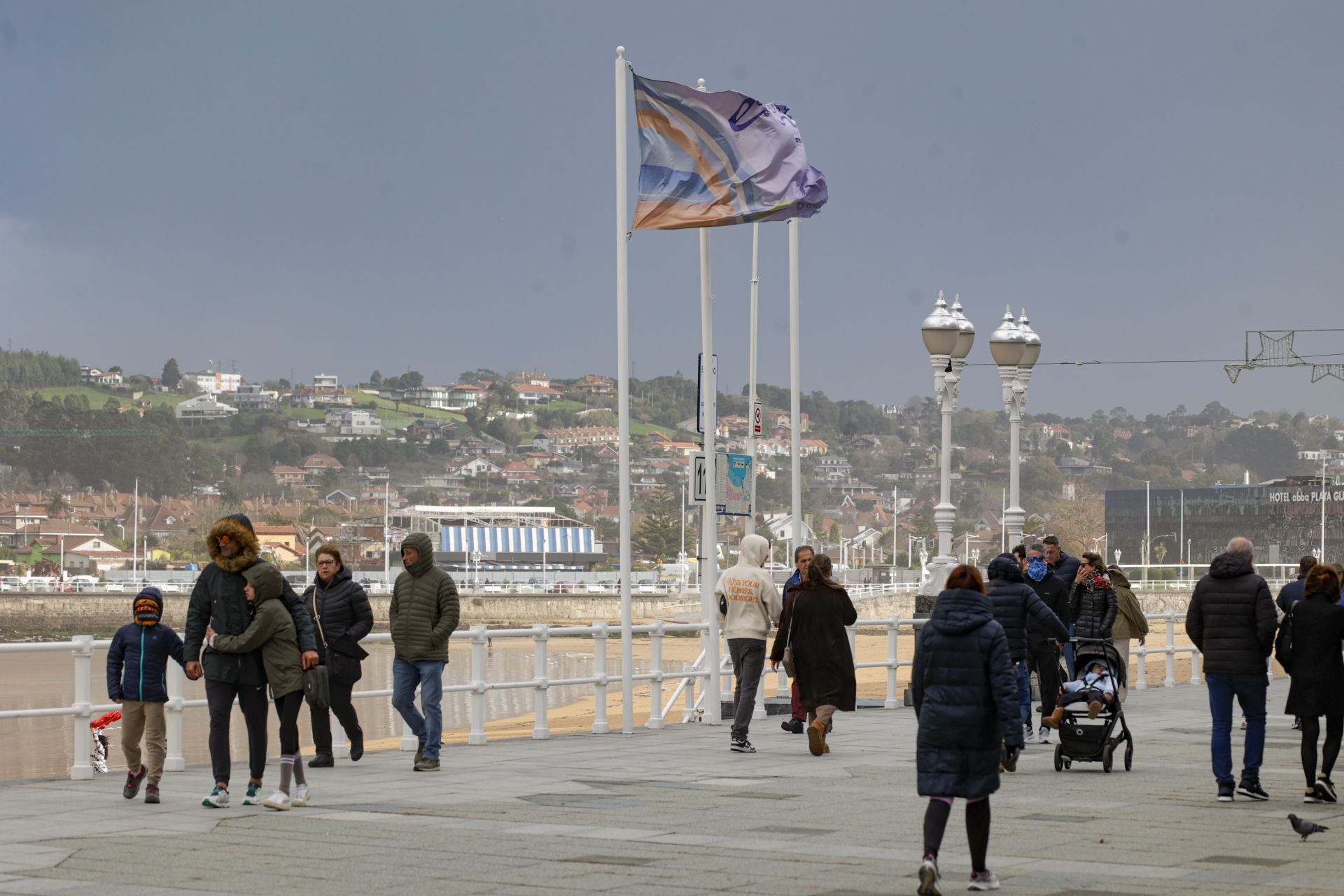 El primer temporal invernal en Asturias: nieve, fuerte viento y lluvia