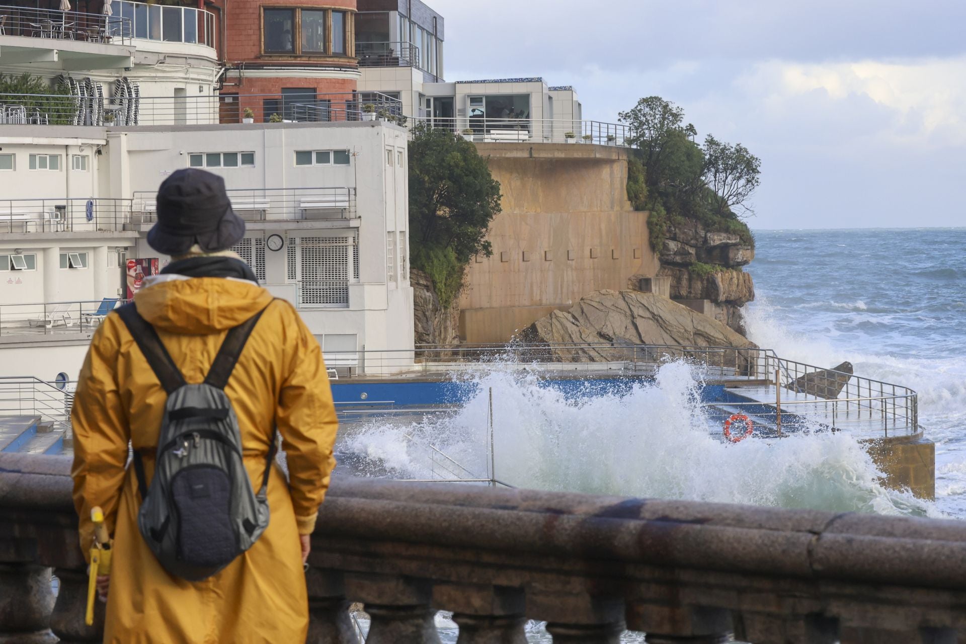 Nieve, lluvia y mucho frío en lo peor del temporal en Asturias