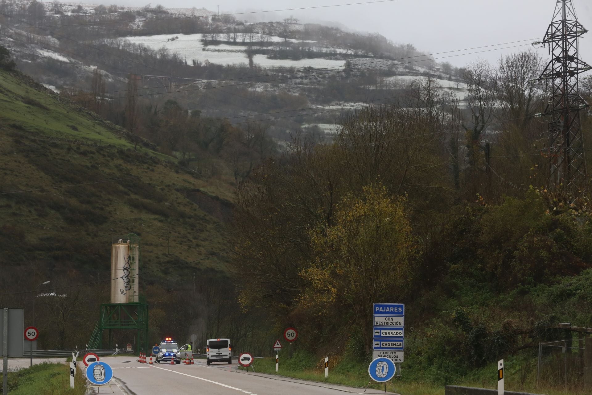 Nieve, lluvia y mucho frío en lo peor del temporal en Asturias