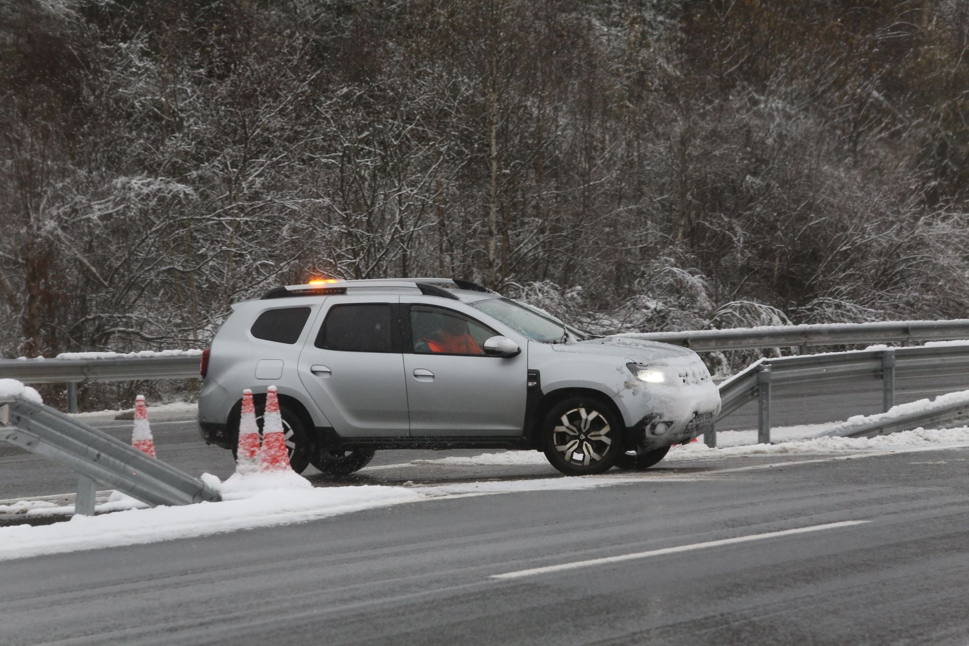 Nieve, lluvia y mucho frío en lo peor del temporal en Asturias