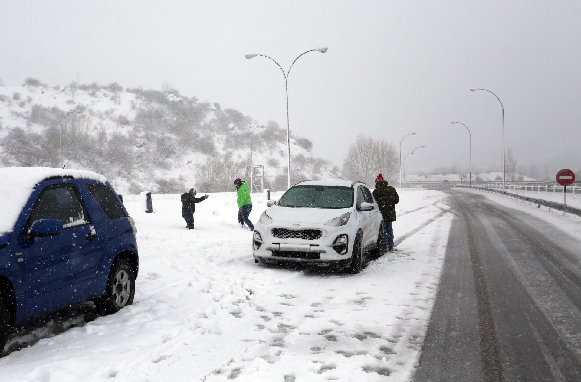 Nieve, lluvia y mucho frío en lo peor del temporal en Asturias