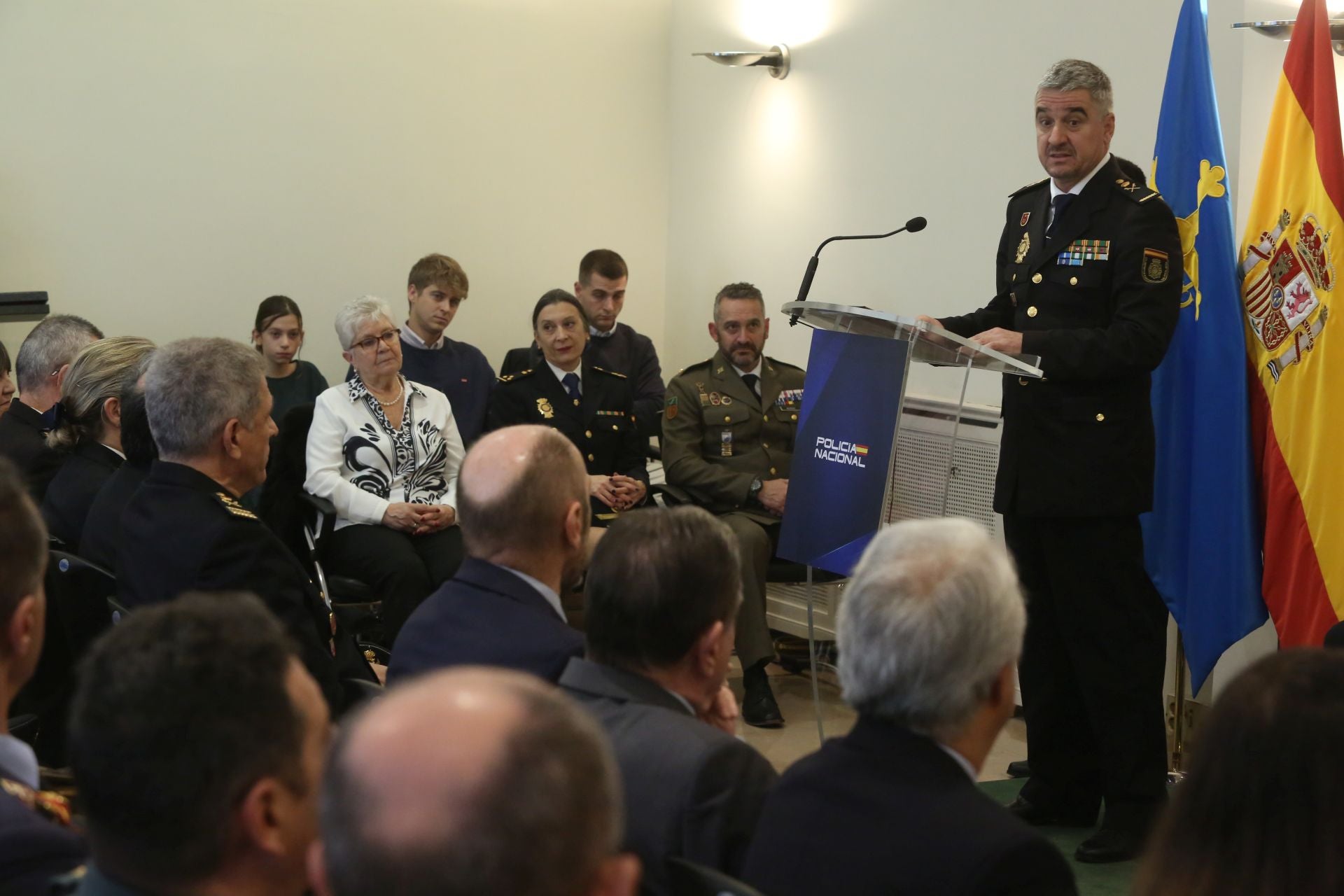 El nuevo jefe superior de la Policía Nacional de Asturias jura su cargo