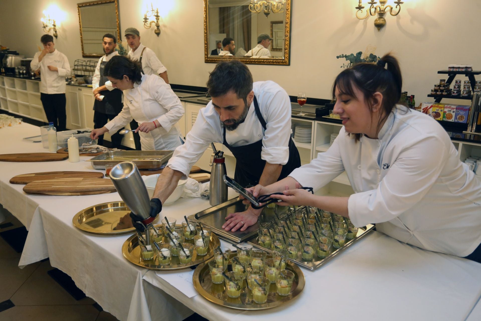 La cena solidaria &#039;Desde Asturias para Valencia&#039;, en imágenes