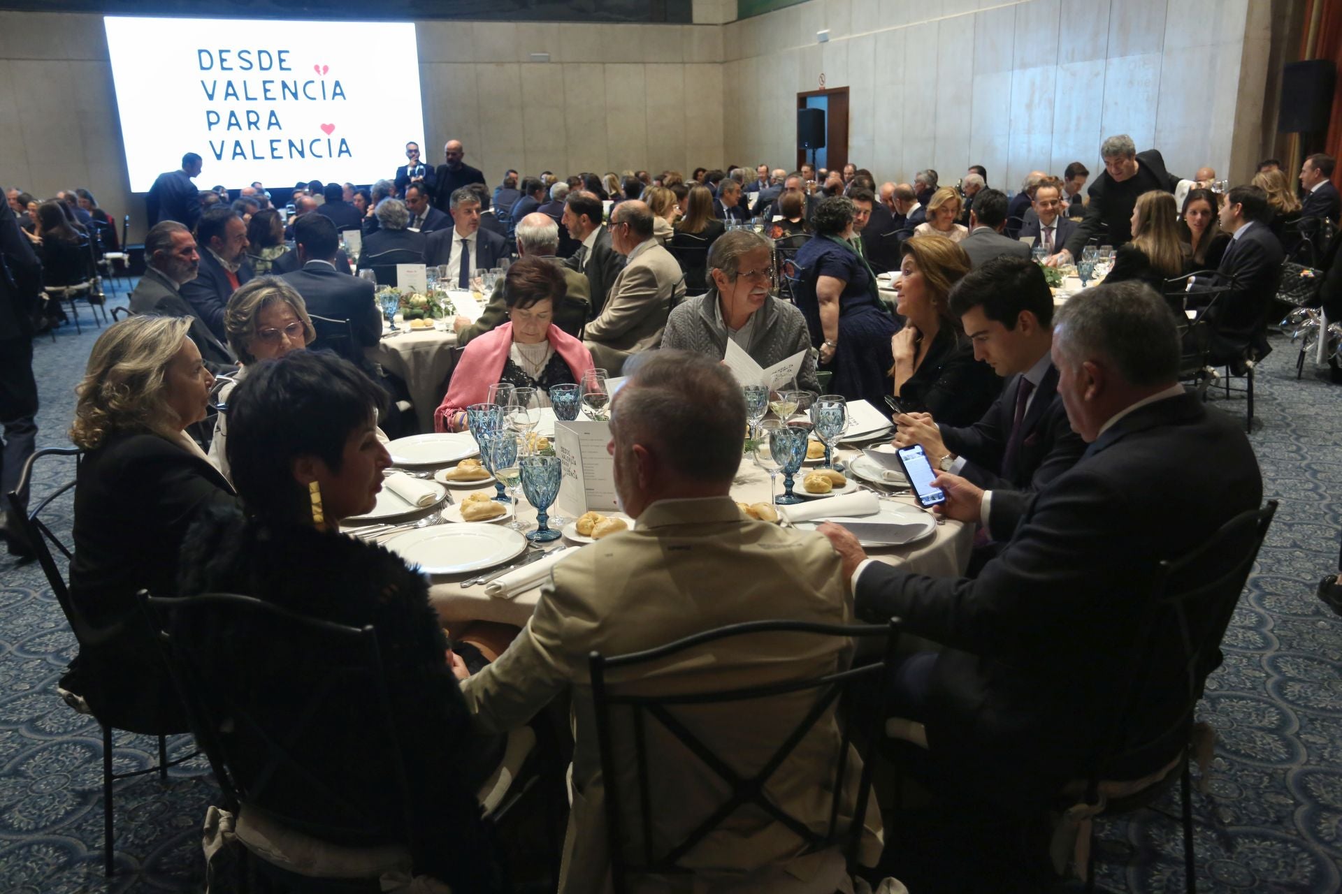 La cena solidaria &#039;Desde Asturias para Valencia&#039;, en imágenes