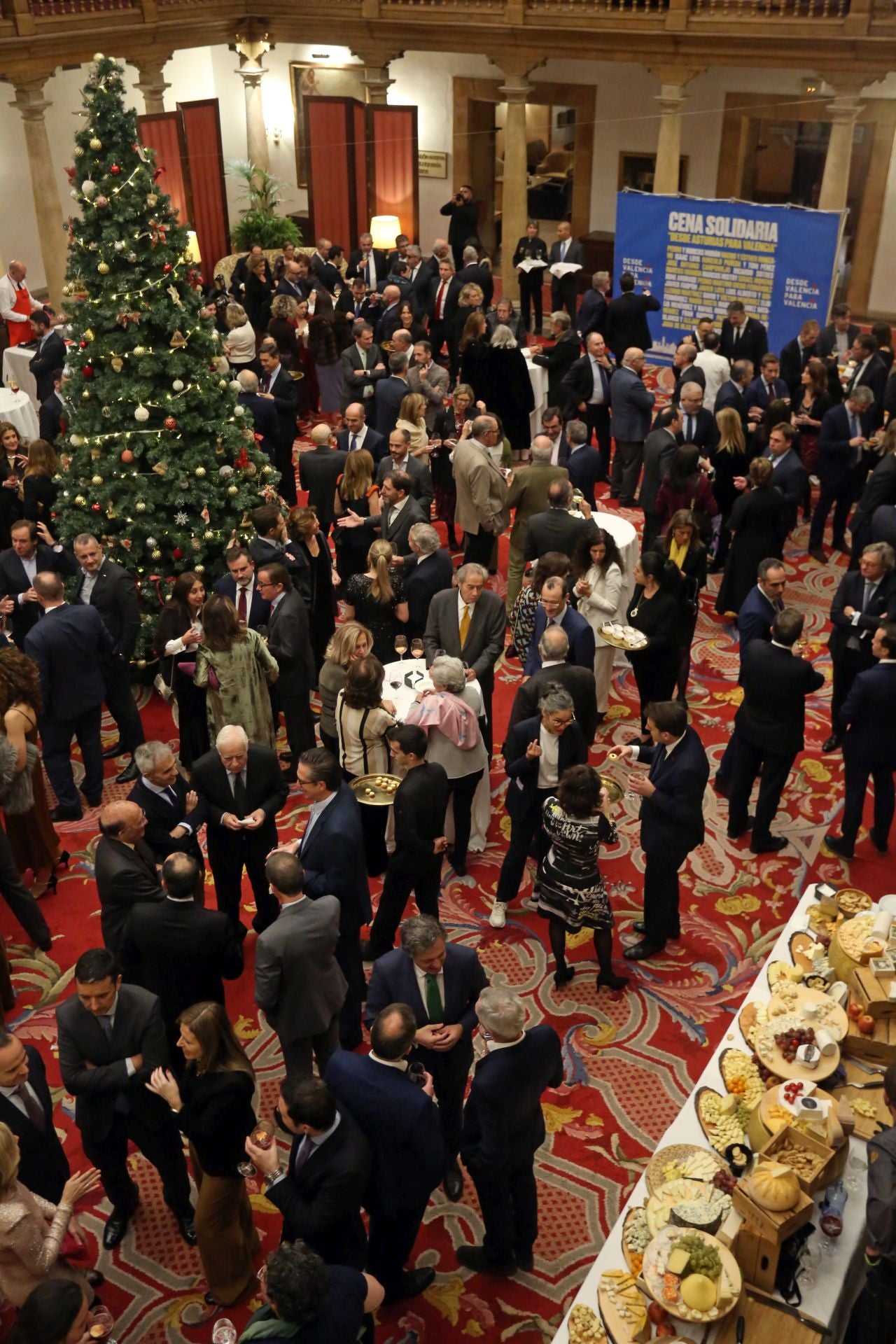 La cena solidaria &#039;Desde Asturias para Valencia&#039;, en imágenes